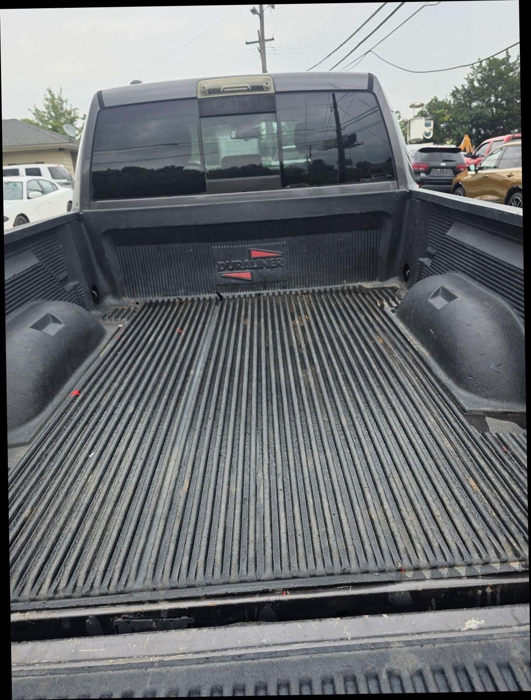 RAM 1500 SLT Quad Cab 4WD 2015