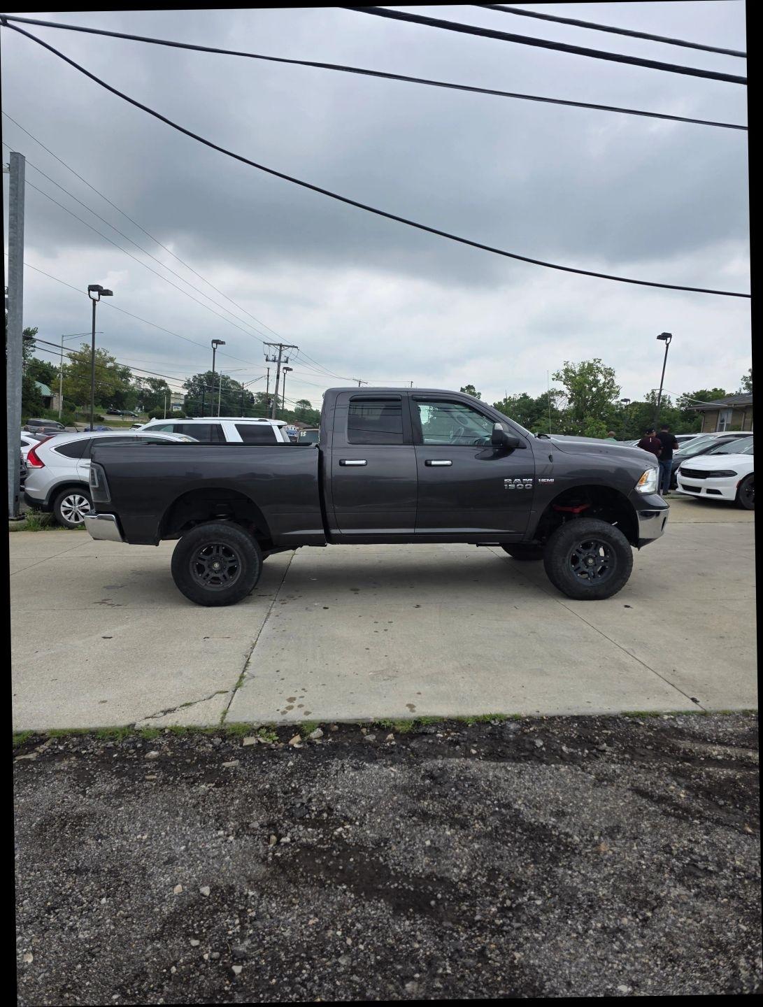 RAM 1500 SLT Quad Cab 4WD 2015