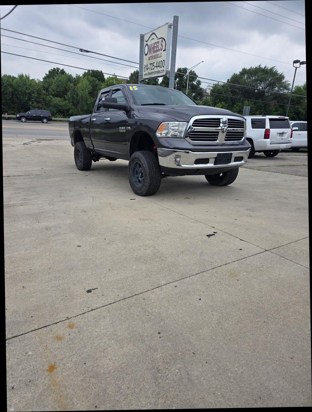 RAM 1500 SLT Quad Cab 4WD 2015