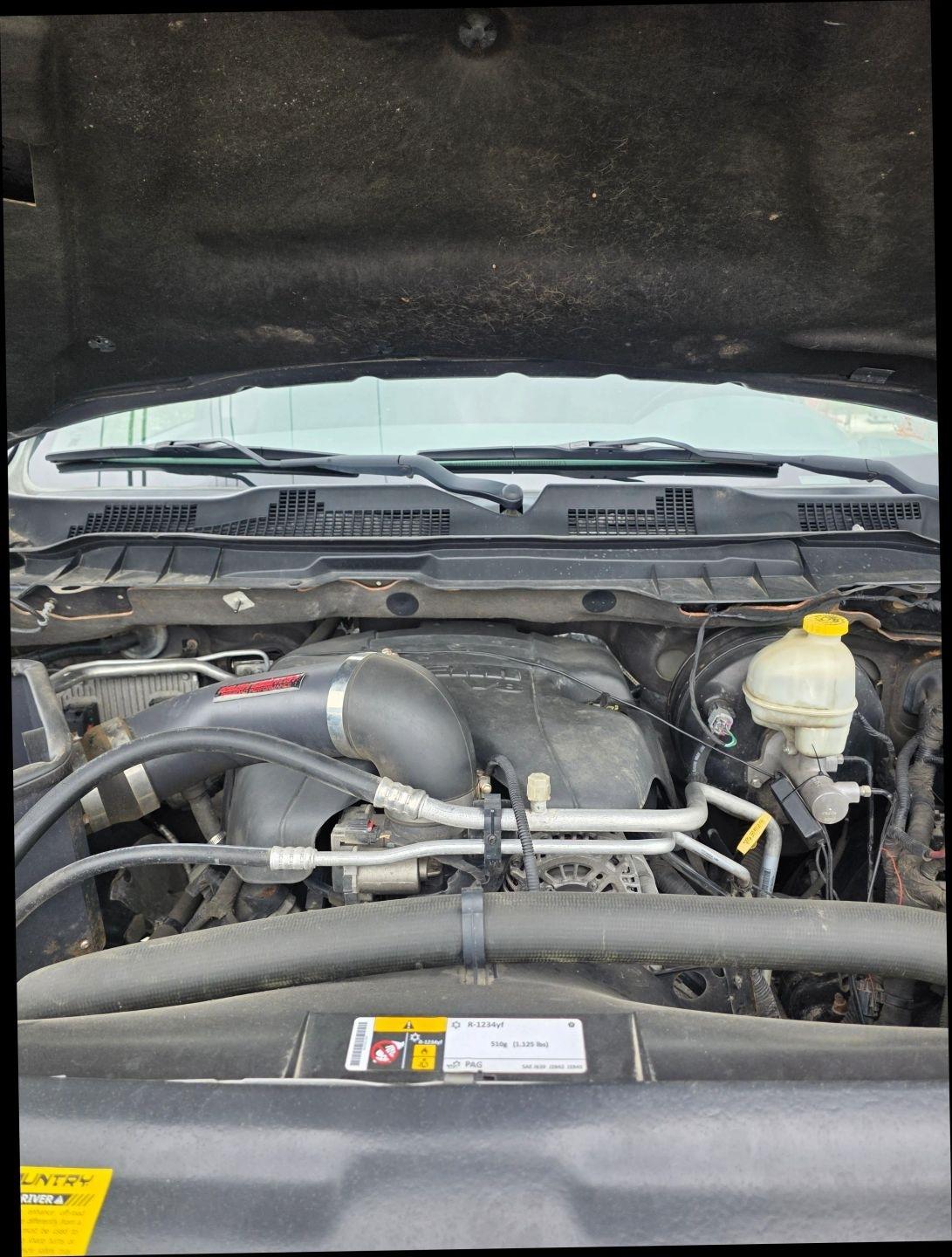 RAM 1500 SLT Quad Cab 4WD 2015