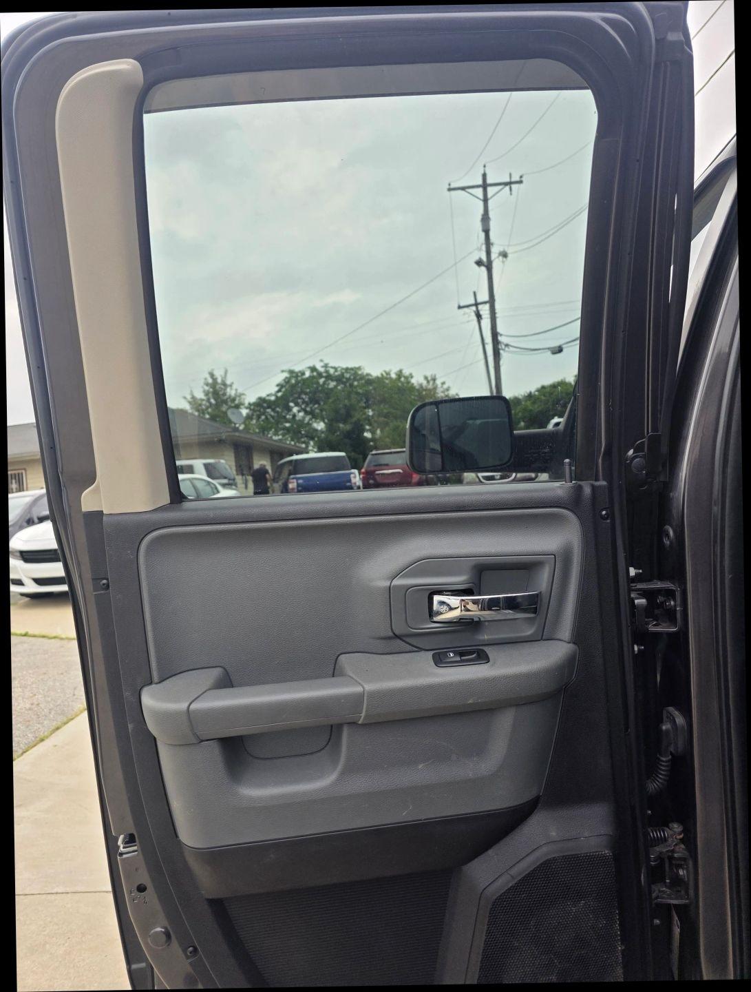 RAM 1500 SLT Quad Cab 4WD 2015
