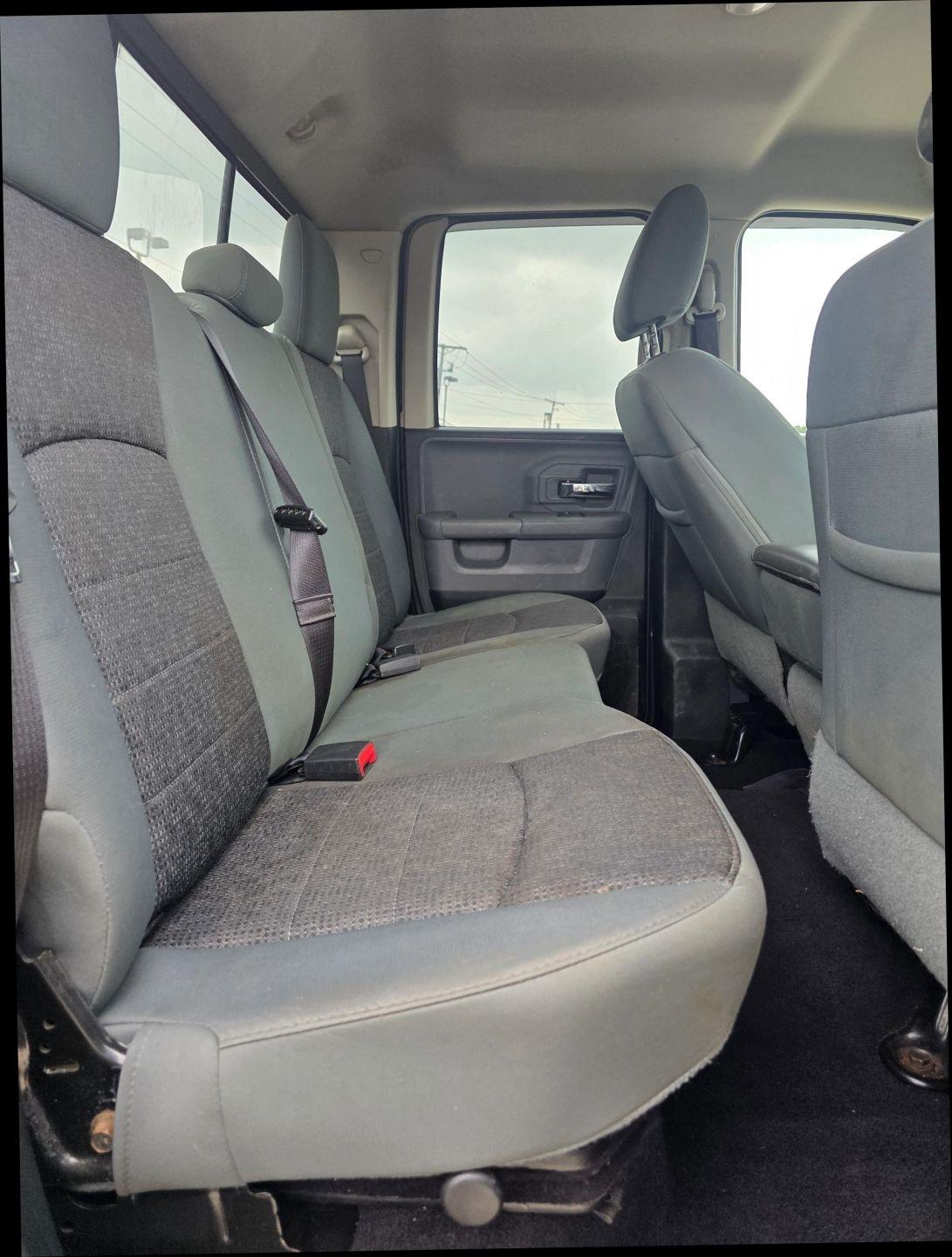 RAM 1500 SLT Quad Cab 4WD 2015