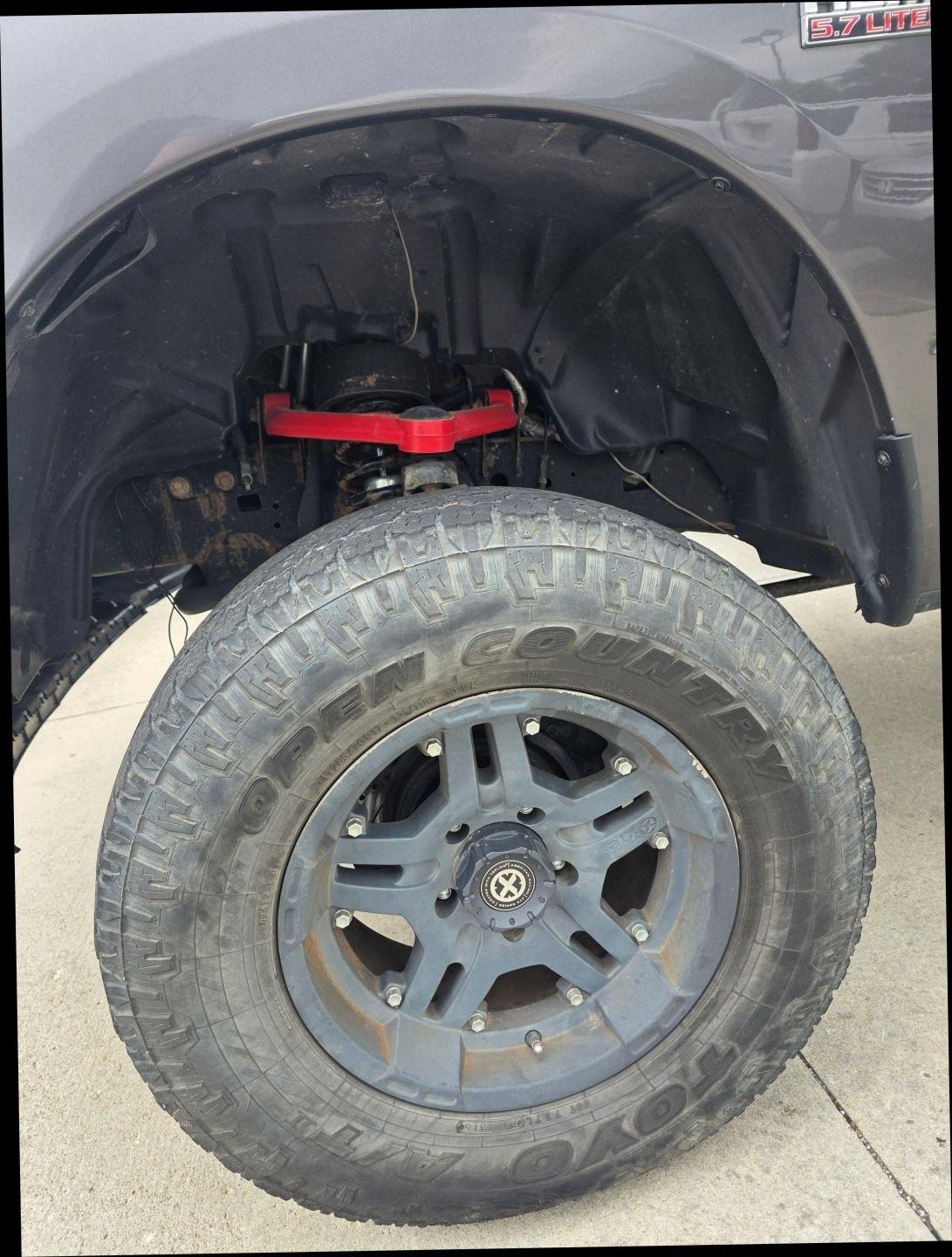 RAM 1500 SLT Quad Cab 4WD 2015