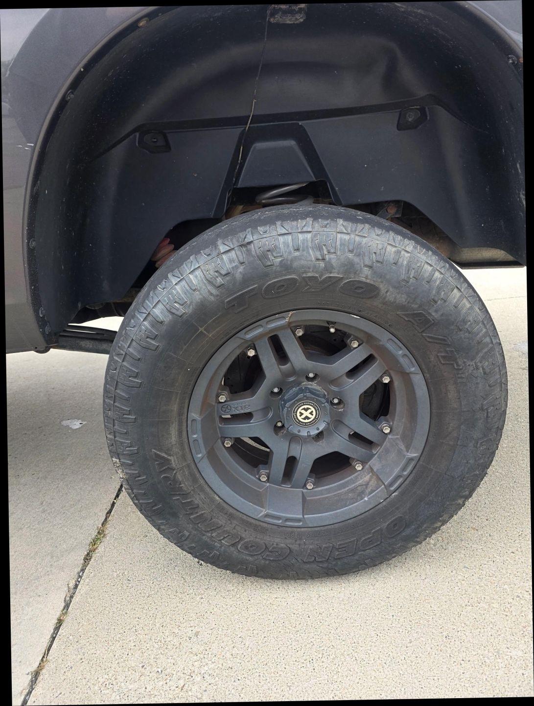RAM 1500 SLT Quad Cab 4WD 2015