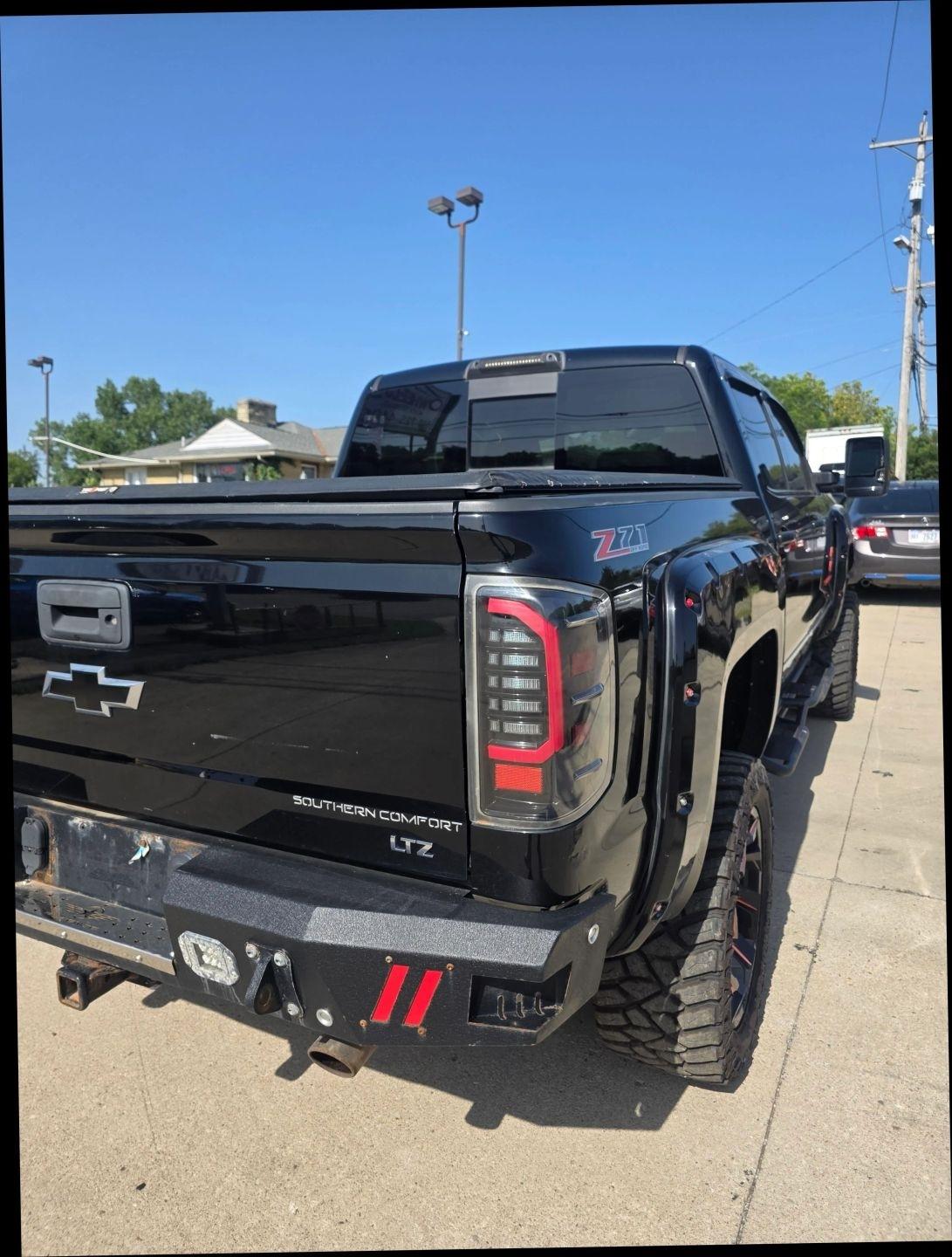 Chevrolet Silverado 1500 LTZ Crew Cab 4WD 2015