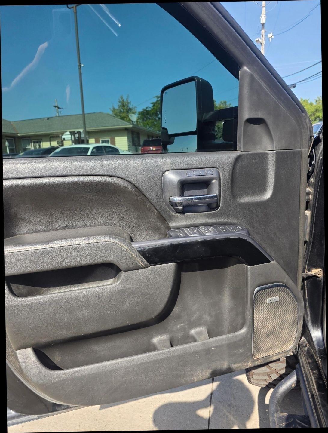 Chevrolet Silverado 1500 LTZ Crew Cab 4WD 2015