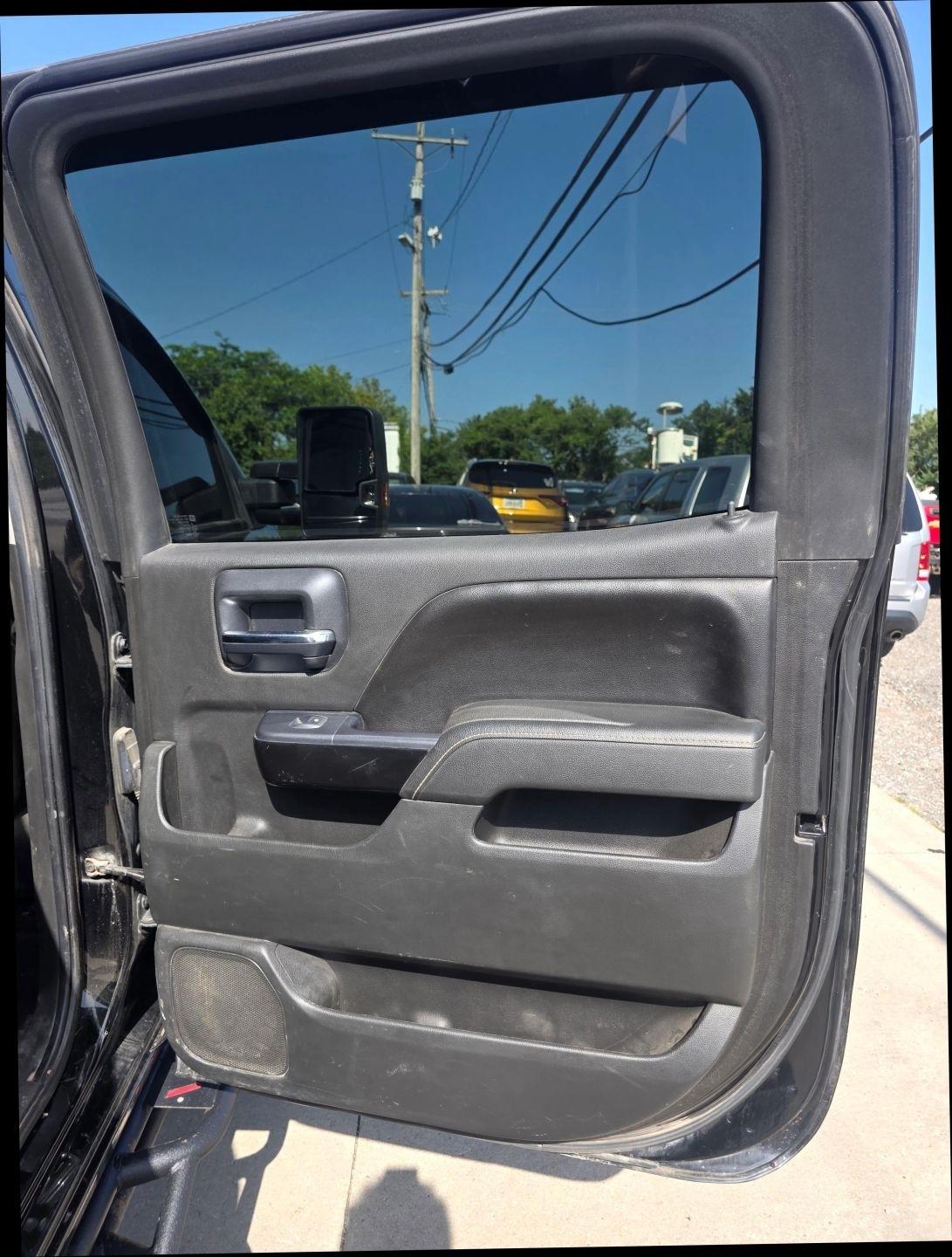 Chevrolet Silverado 1500 LTZ Crew Cab 4WD 2015