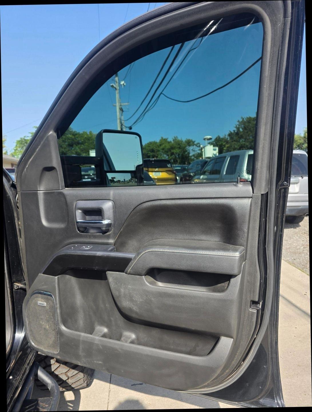 Chevrolet Silverado 1500 LTZ Crew Cab 4WD 2015
