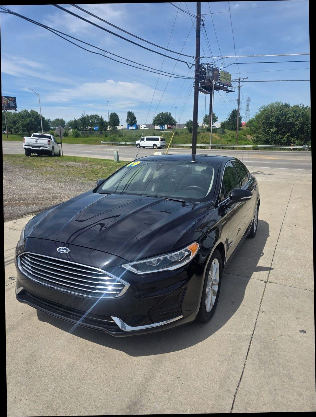 Ford Fusion Hybrid SEL 2019