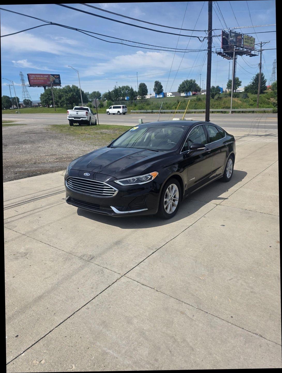 Ford Fusion Hybrid SEL 2019