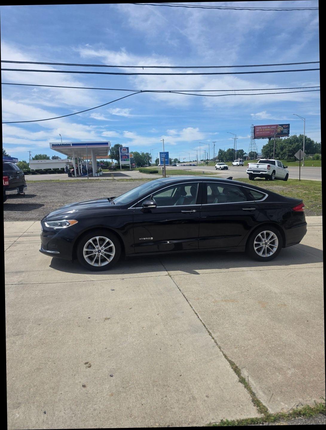 Ford Fusion Hybrid SEL 2019