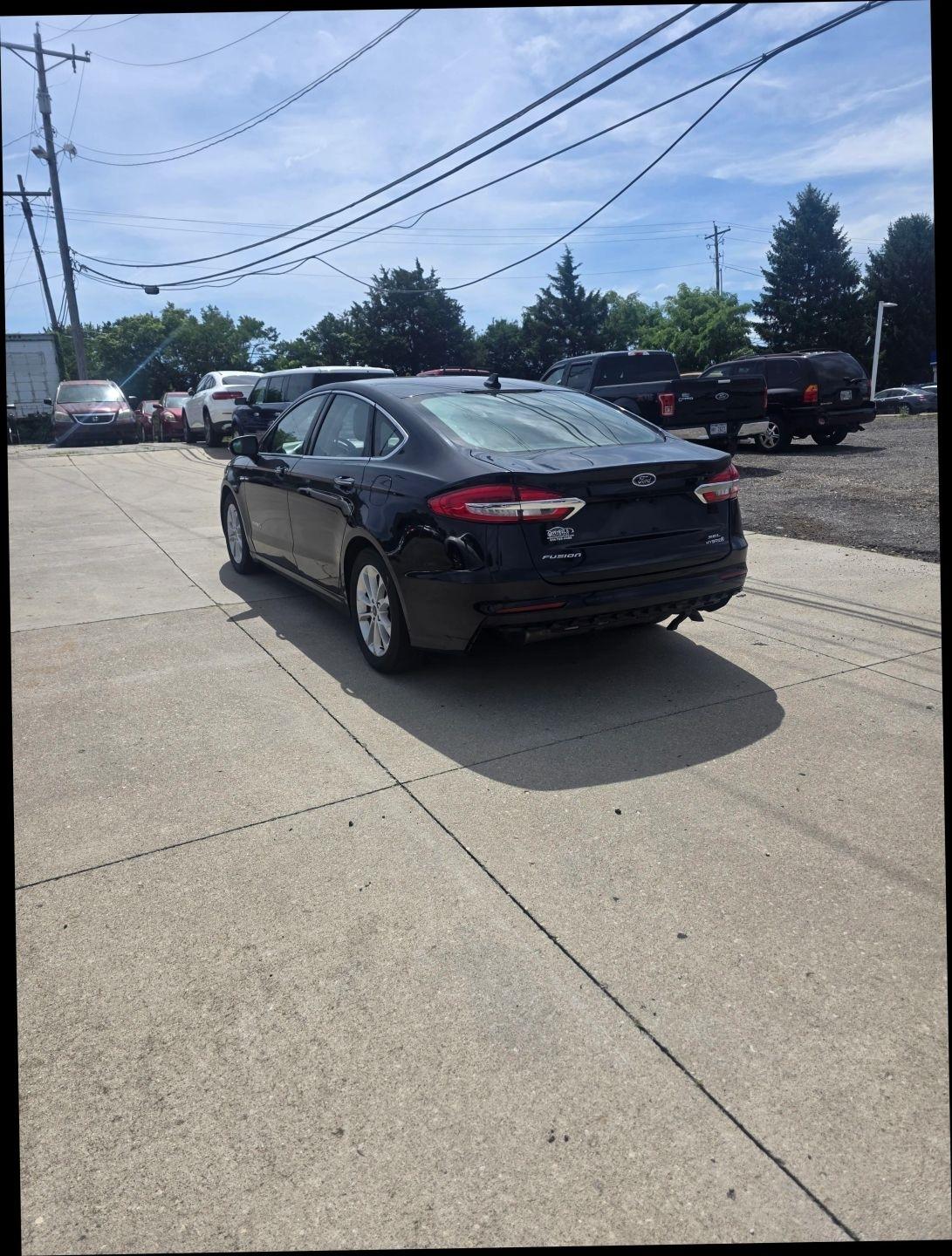 Ford Fusion Hybrid SEL 2019