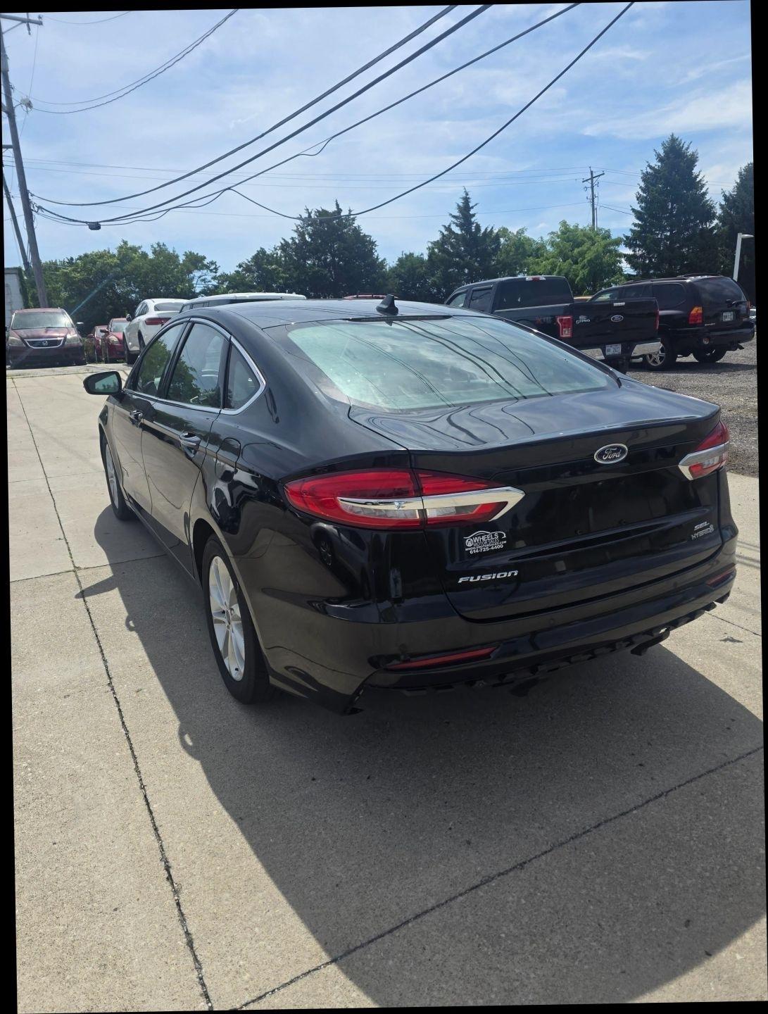 Ford Fusion Hybrid SEL 2019