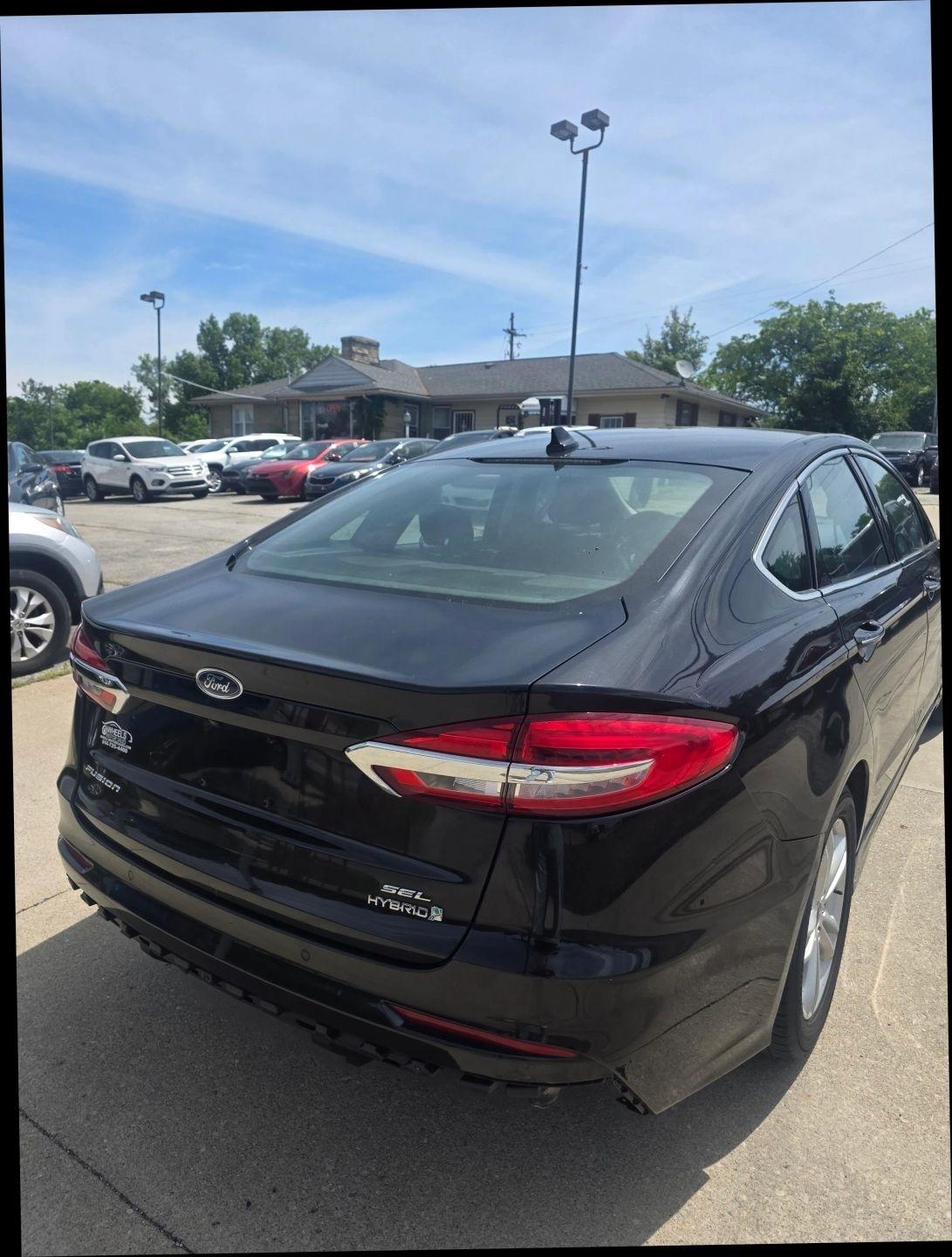 Ford Fusion Hybrid SEL 2019