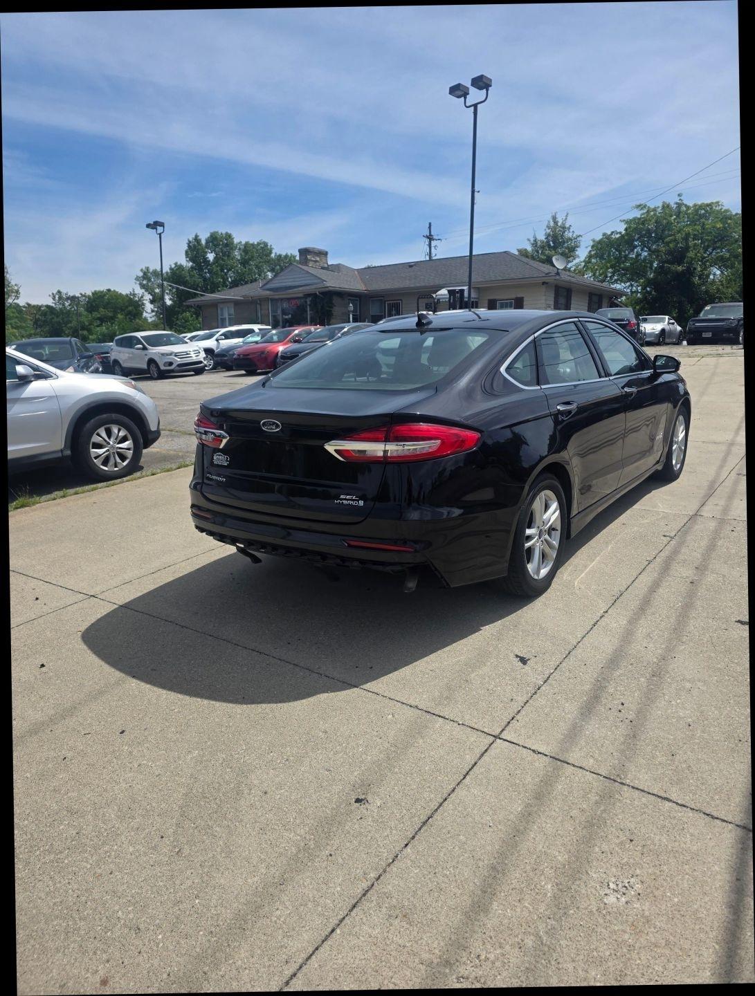 Ford Fusion Hybrid SEL 2019
