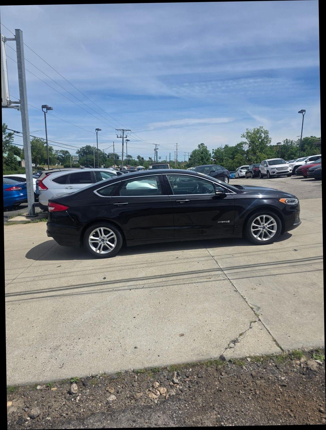Ford Fusion Hybrid SEL 2019