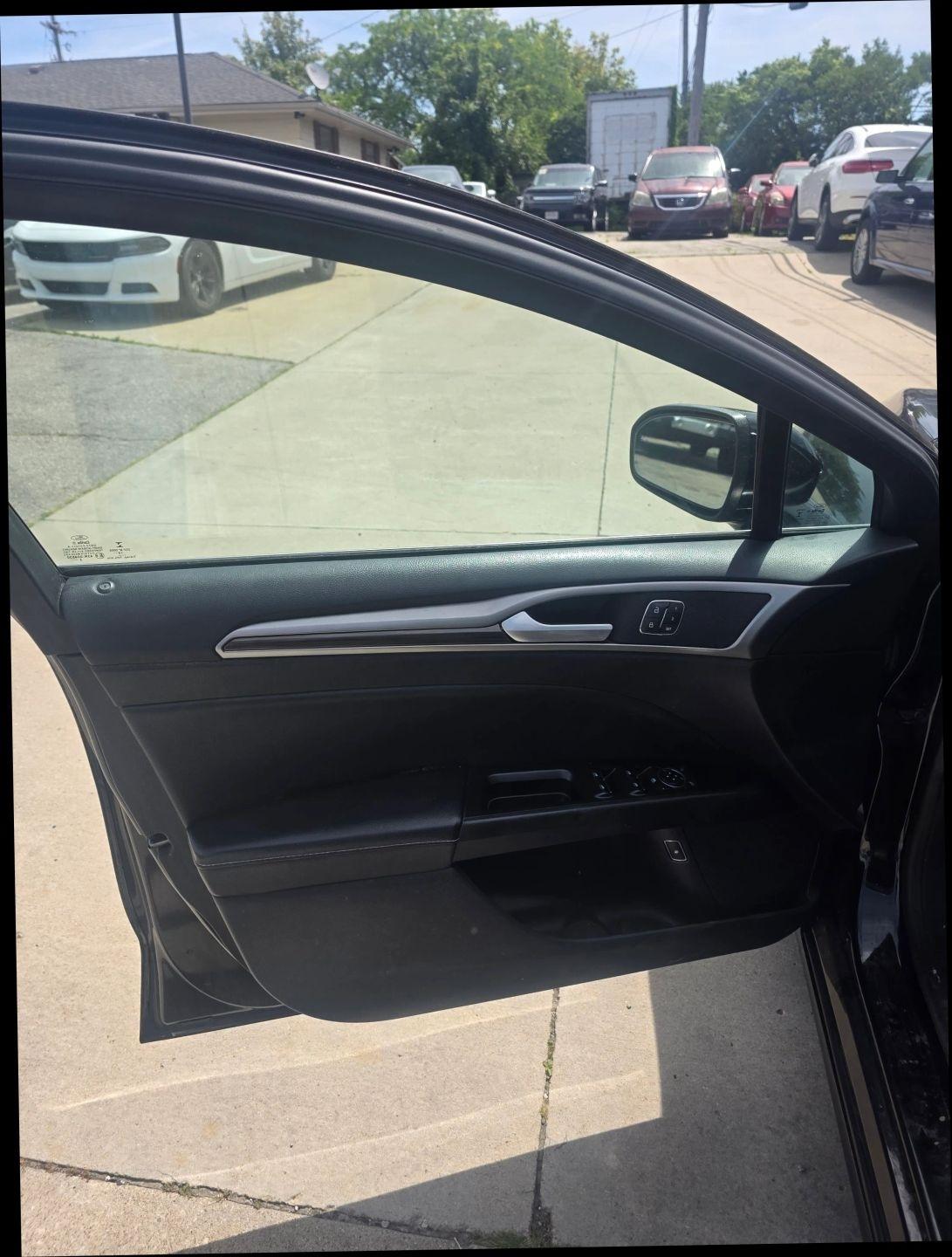 Ford Fusion Hybrid SEL 2019
