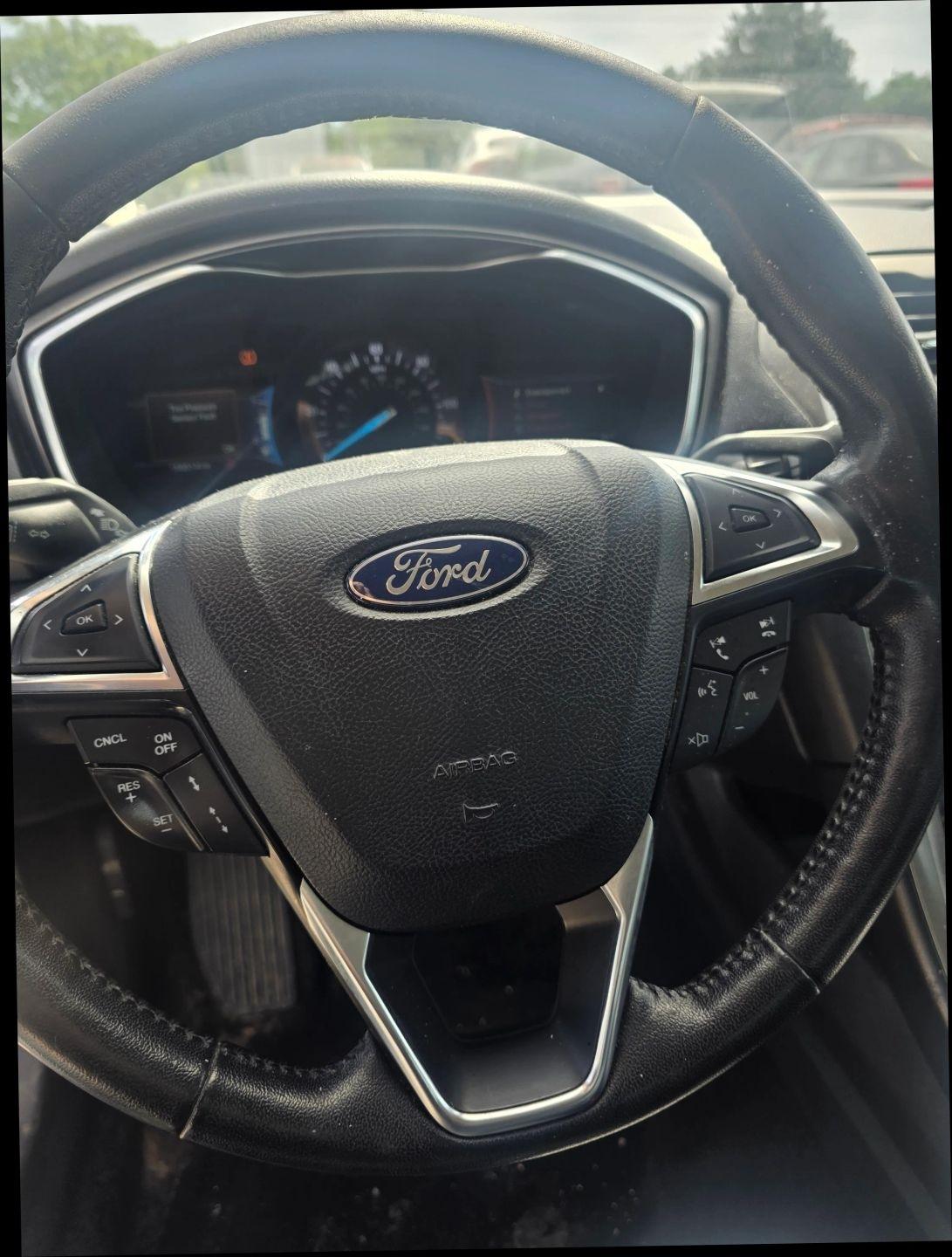 Ford Fusion Hybrid SEL 2019