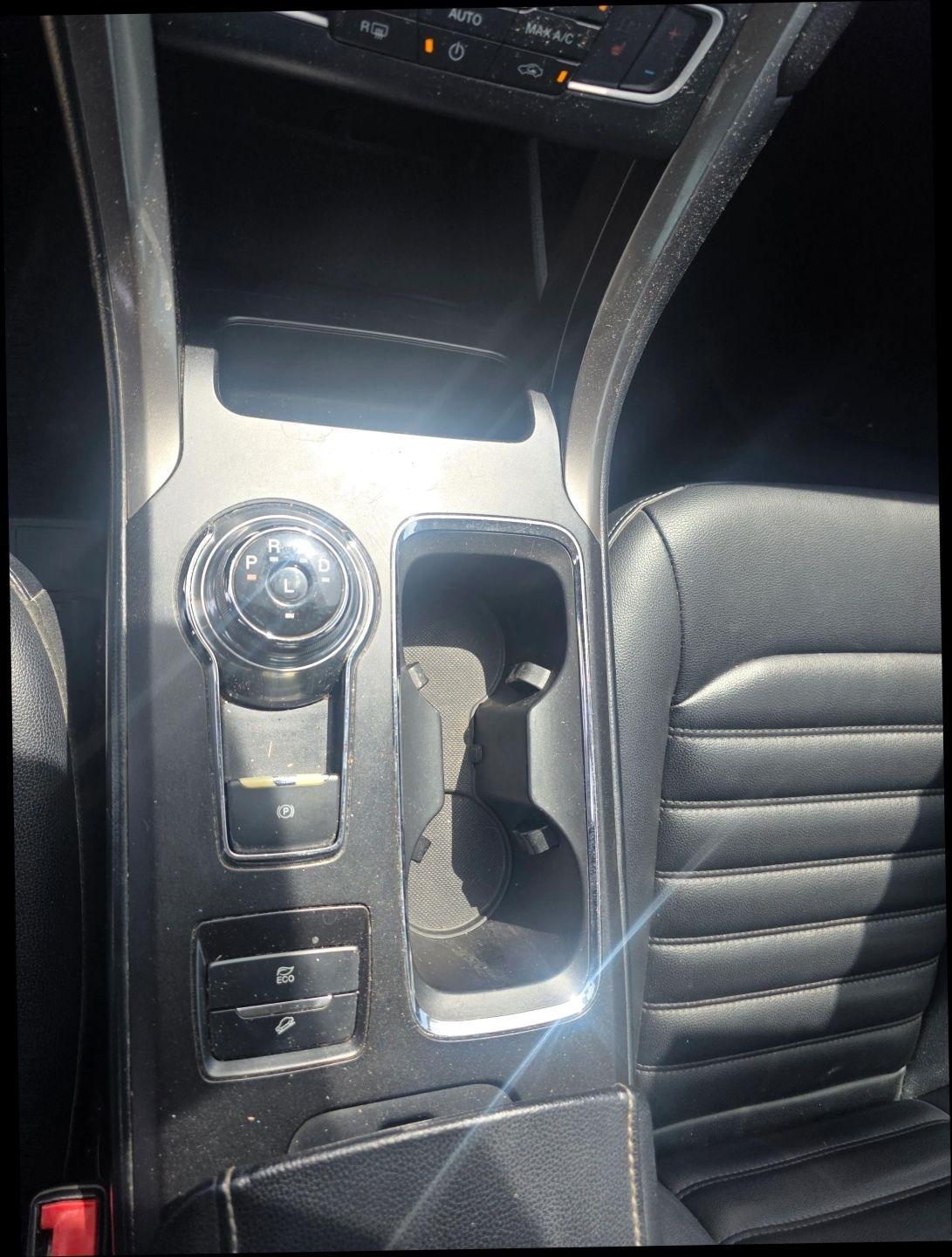 Ford Fusion Hybrid SEL 2019