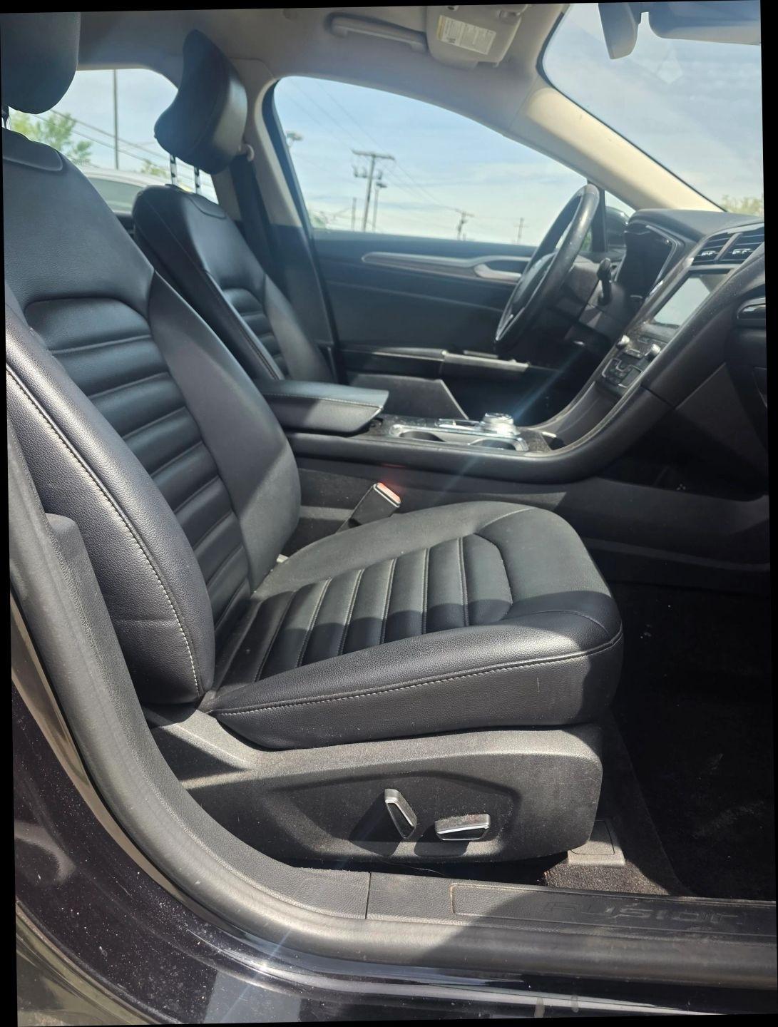 Ford Fusion Hybrid SEL 2019