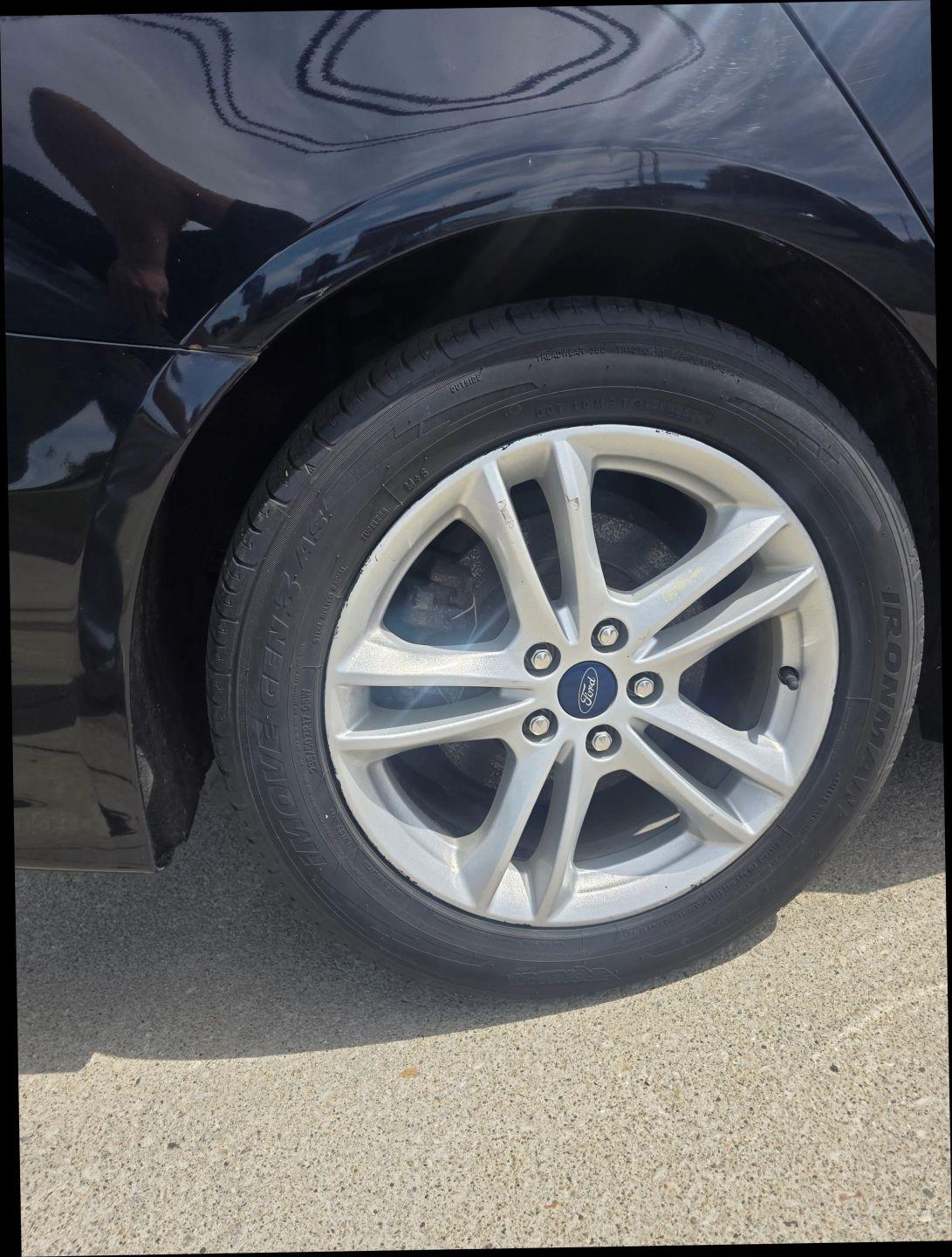 Ford Fusion Hybrid SEL 2019