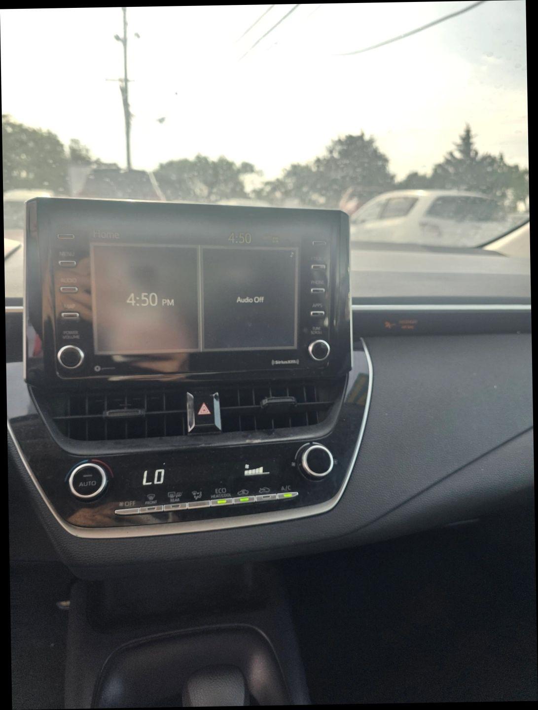 Toyota Corolla LE 2021