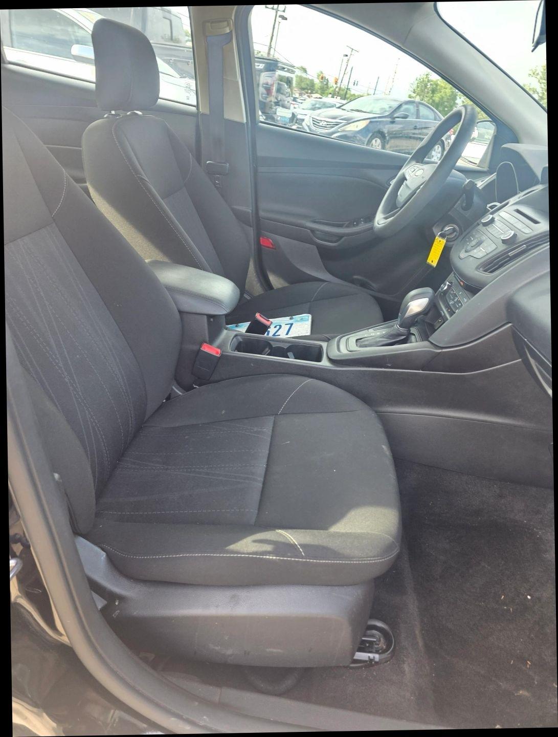 Ford Focus SE Sedan 2017