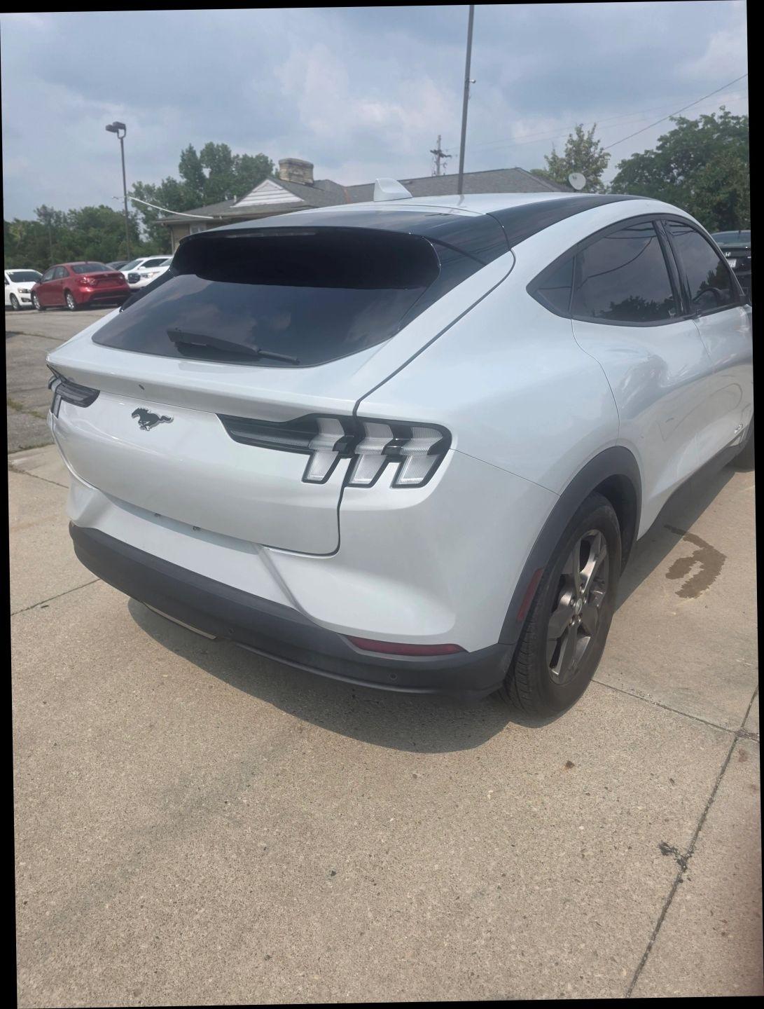 Ford Mustang Mach-E Select AWD 2021