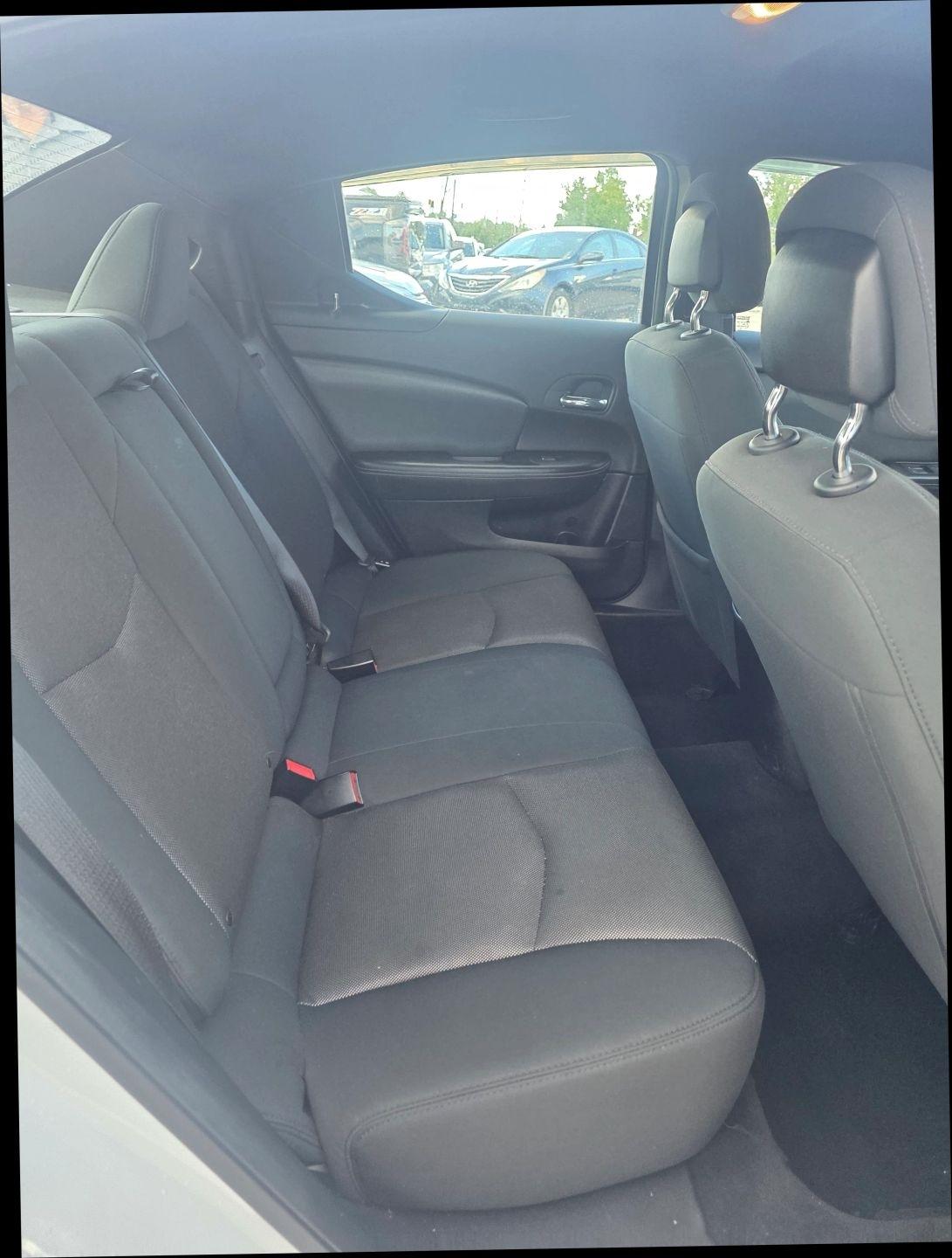 Dodge Avenger SE 2013