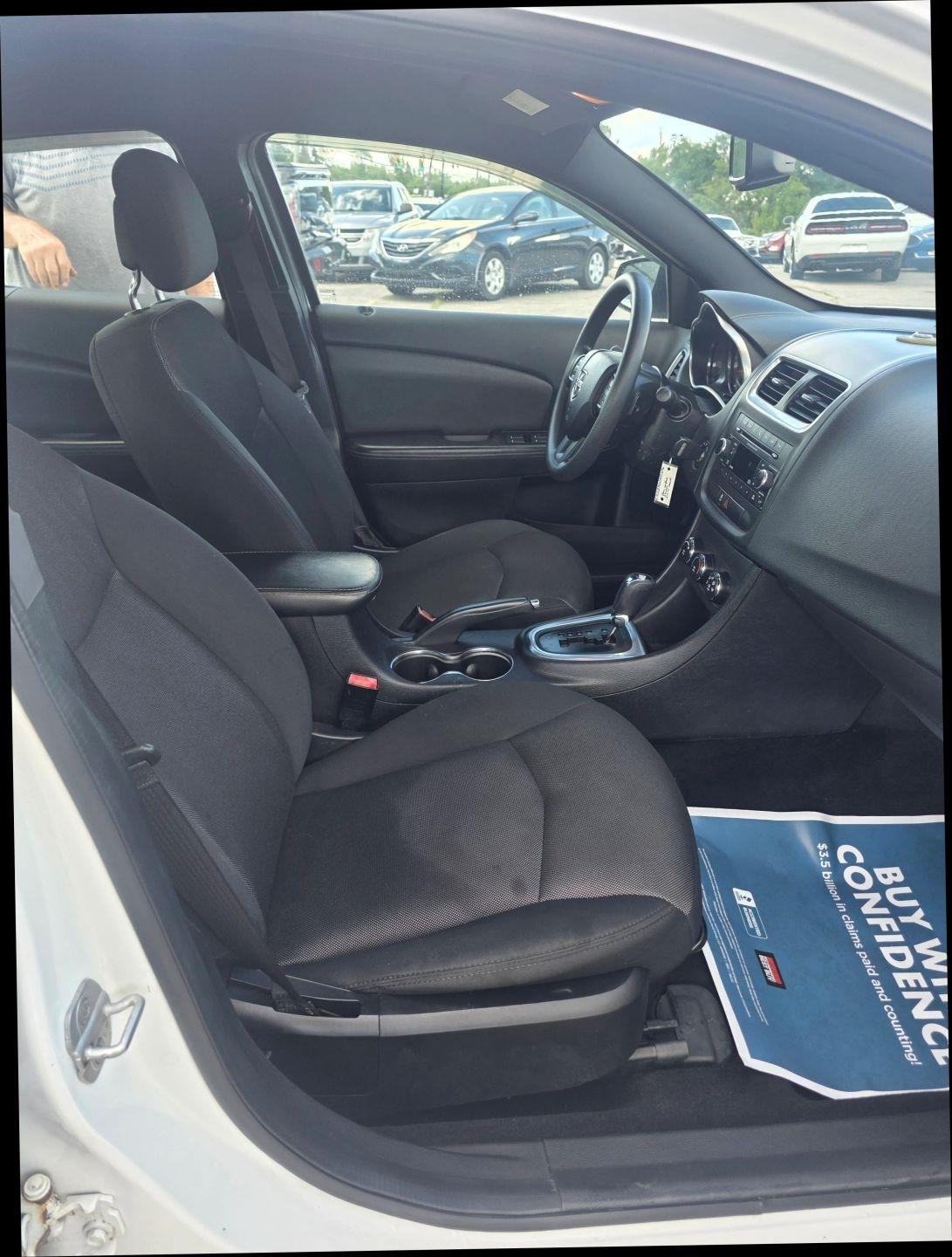 Dodge Avenger SE 2013