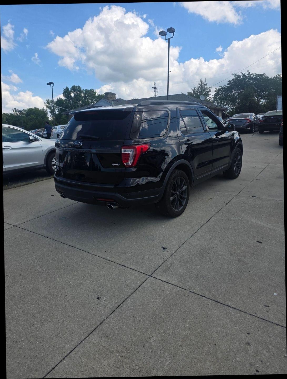 Ford Explorer XLT 4WD 2018