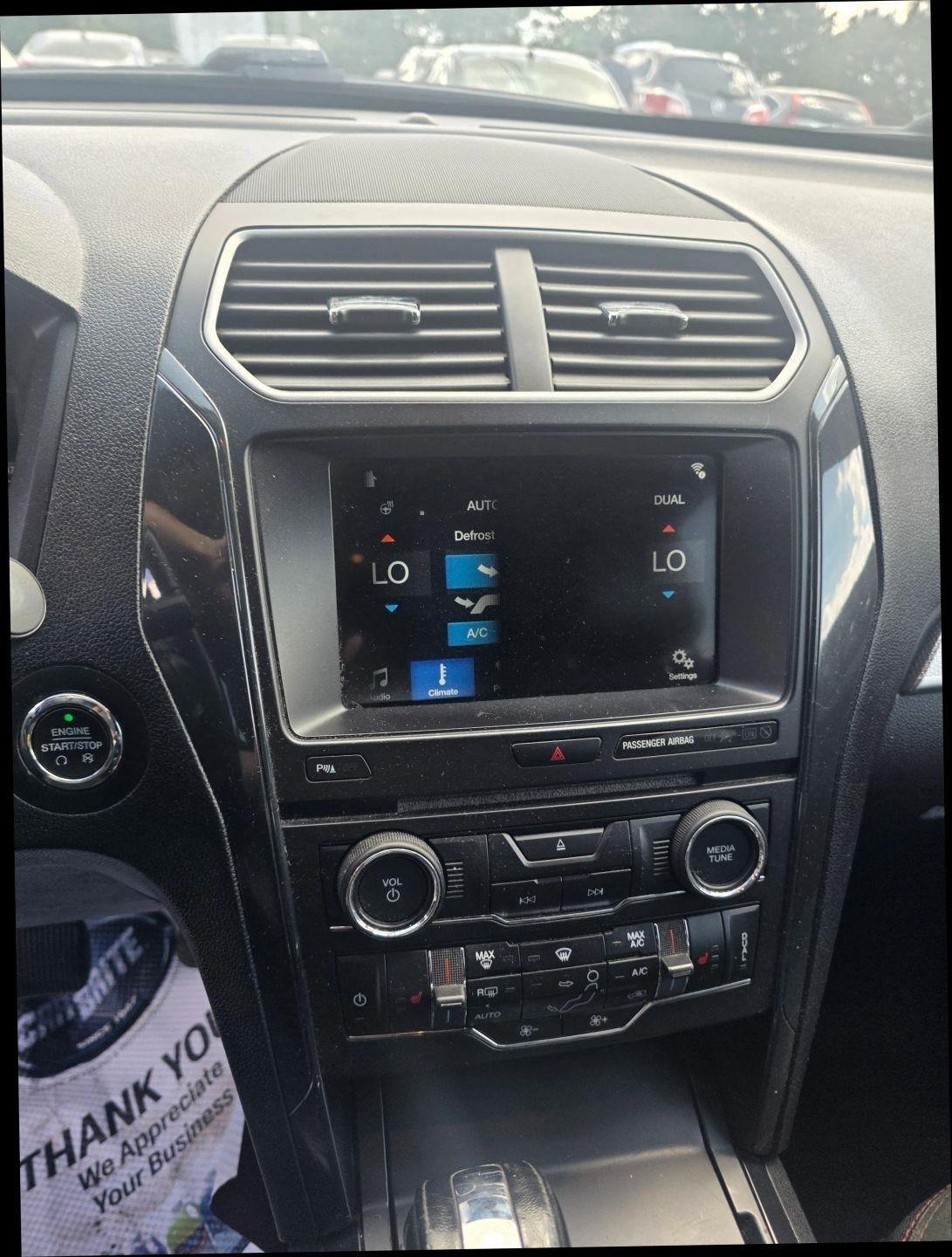 Ford Explorer XLT 4WD 2018