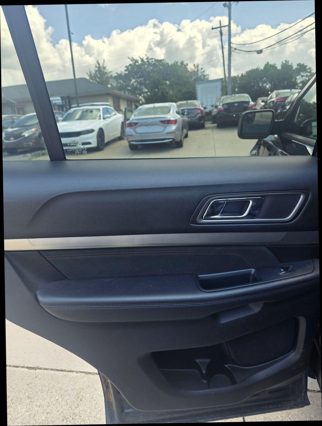 Ford Explorer XLT 4WD 2018