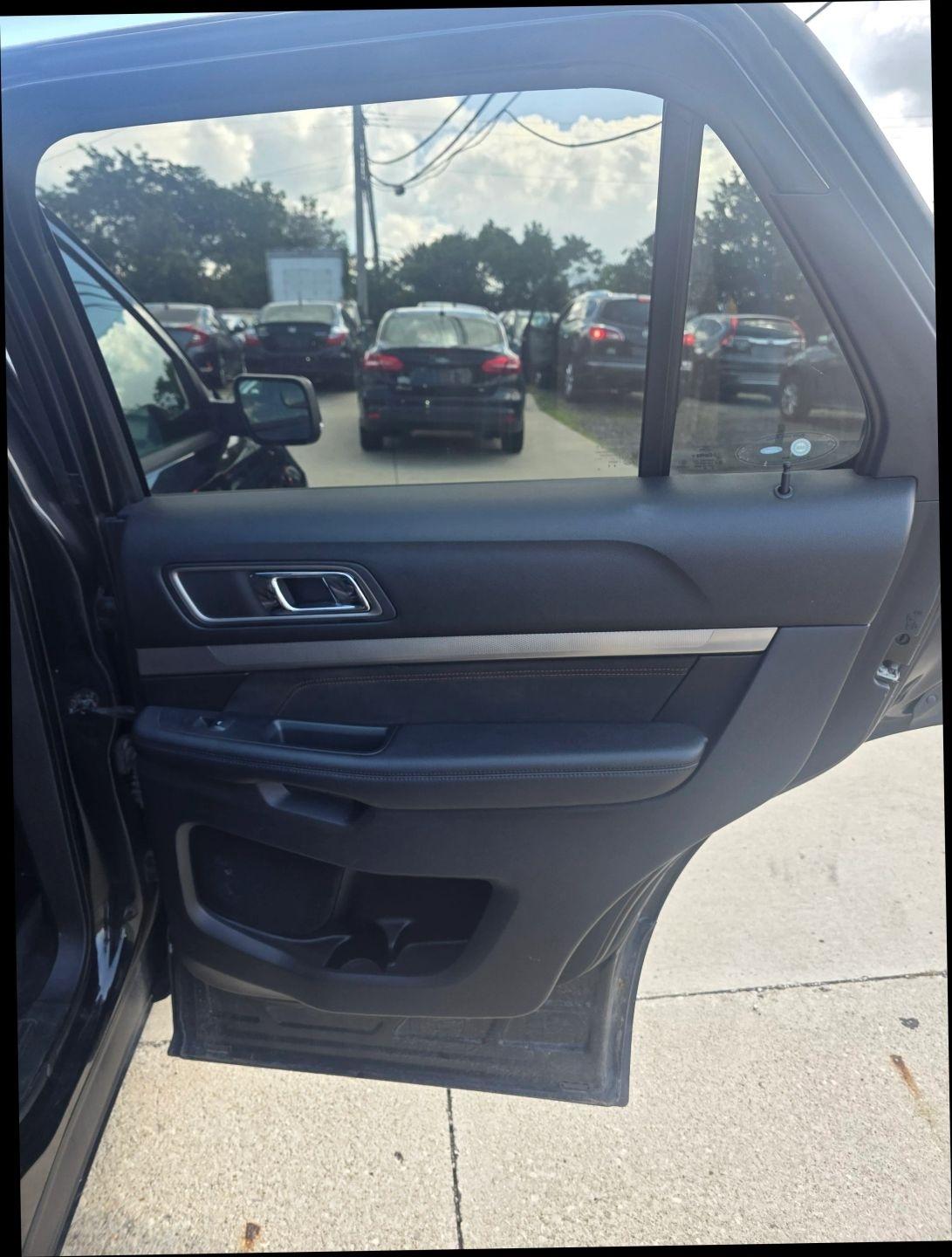 Ford Explorer XLT 4WD 2018