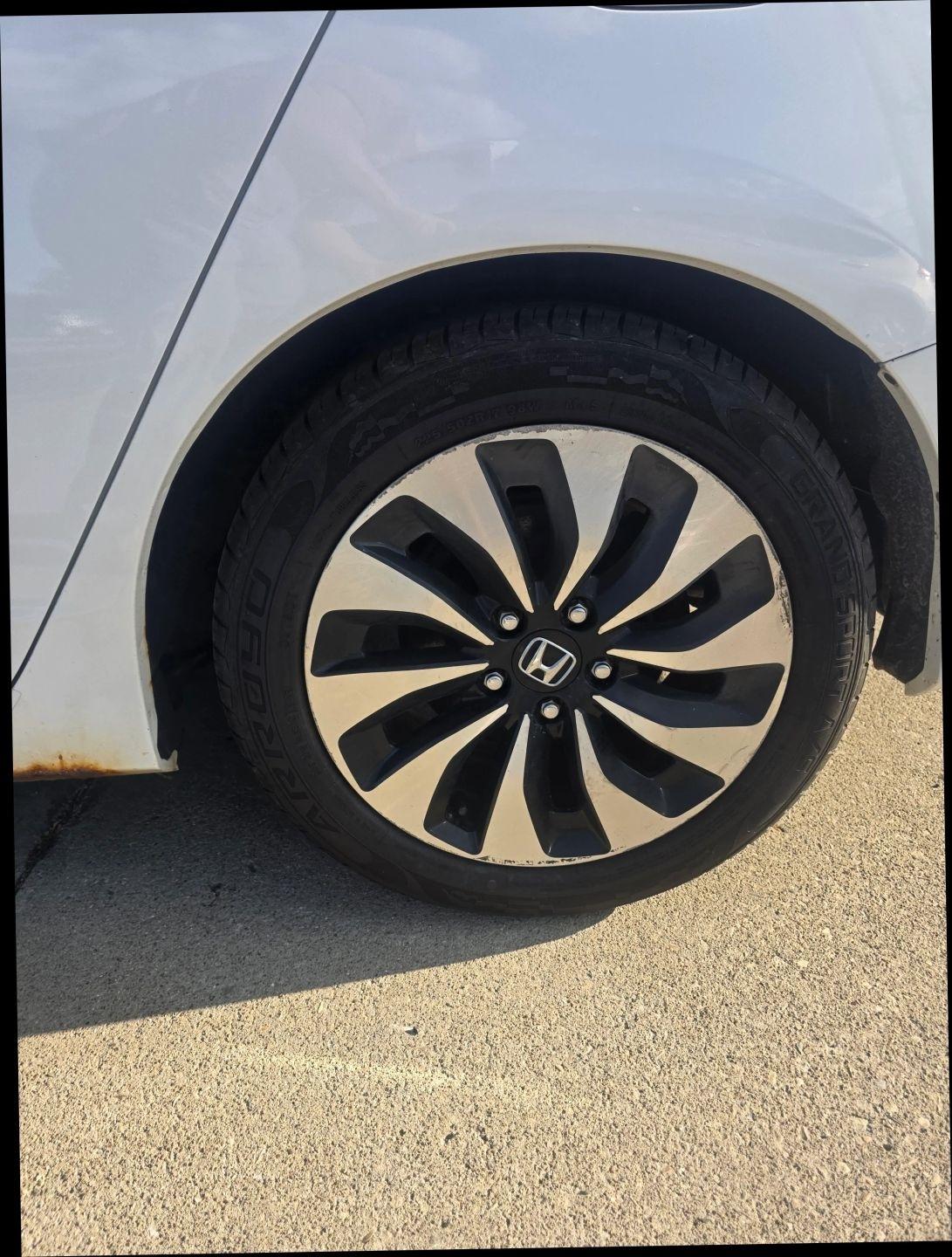 Honda Accord Hybrid EX-L 2015
