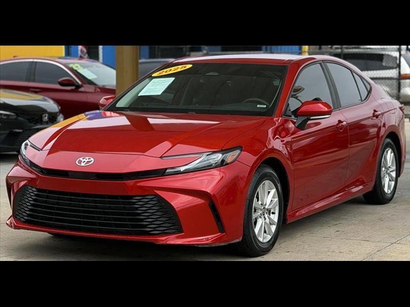2025 Toyota Camry Hybrid XLE