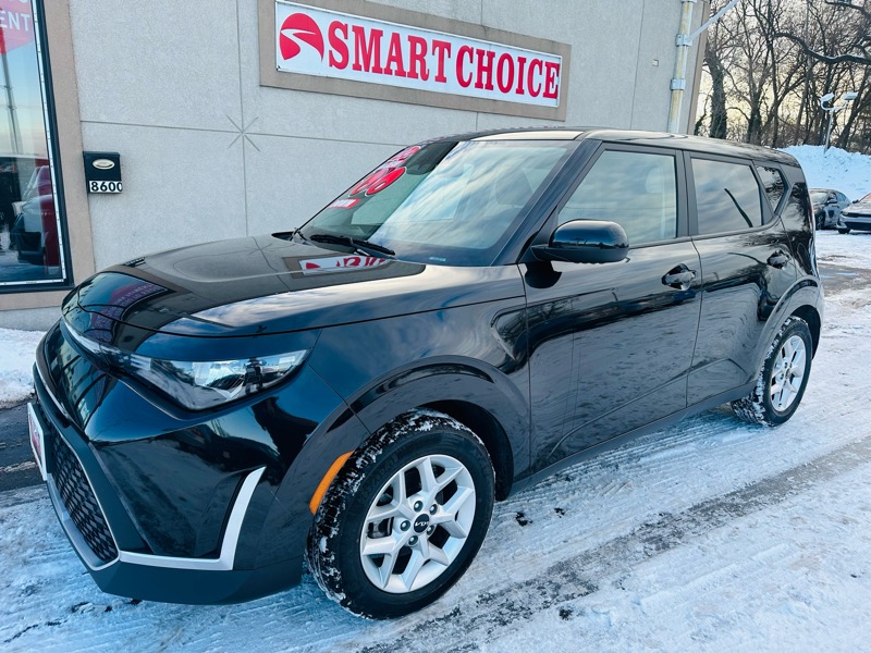 2024 Kia Soul LX's photo