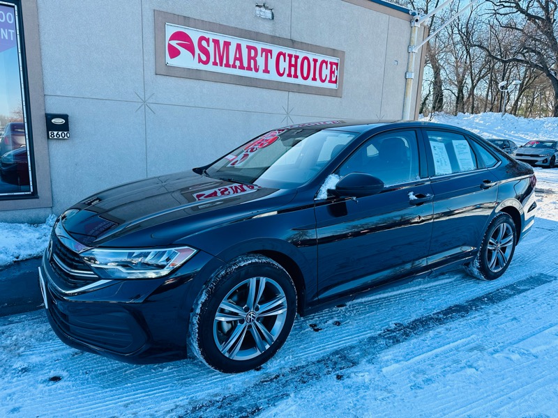 2024 Volkswagen Jetta SE's photo