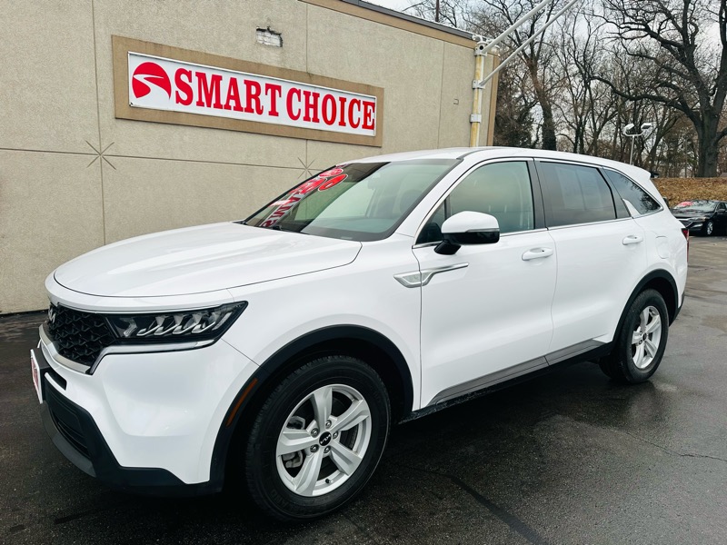2023 Kia Sorento LX's photo