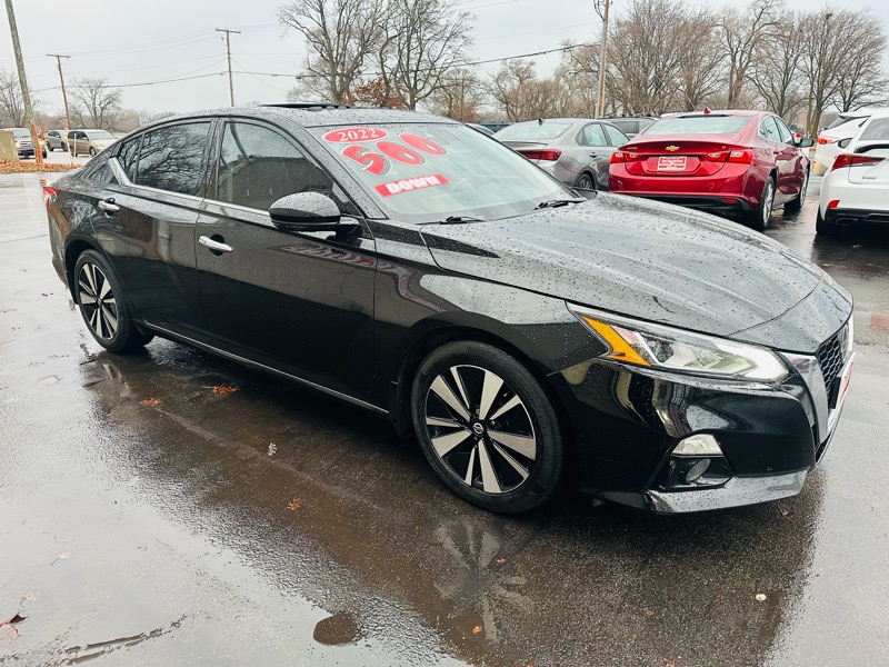 Nissan Altima  2022