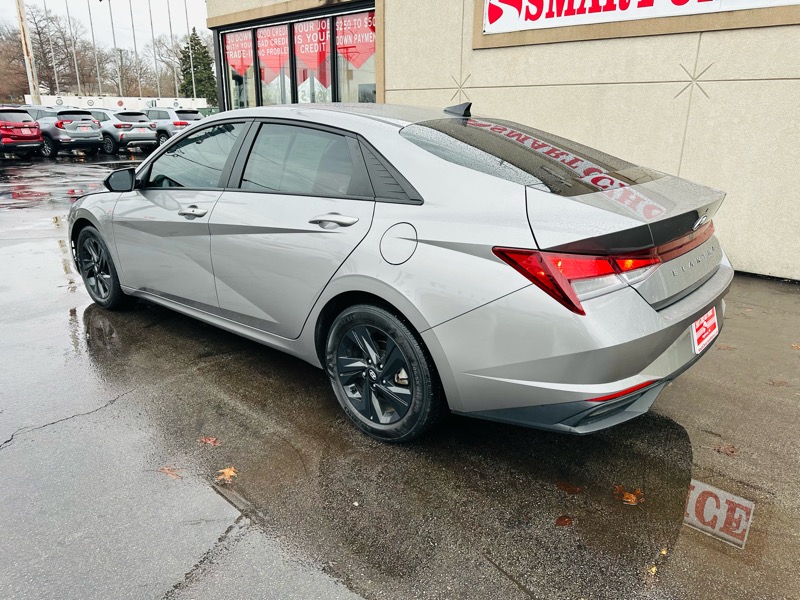 Hyundai Elantra  2023