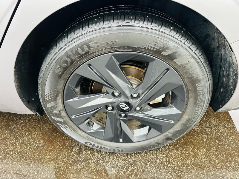 Hyundai Elantra  2023