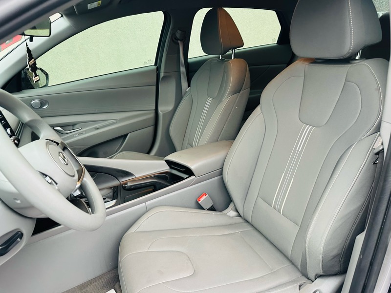 Hyundai Elantra  2023