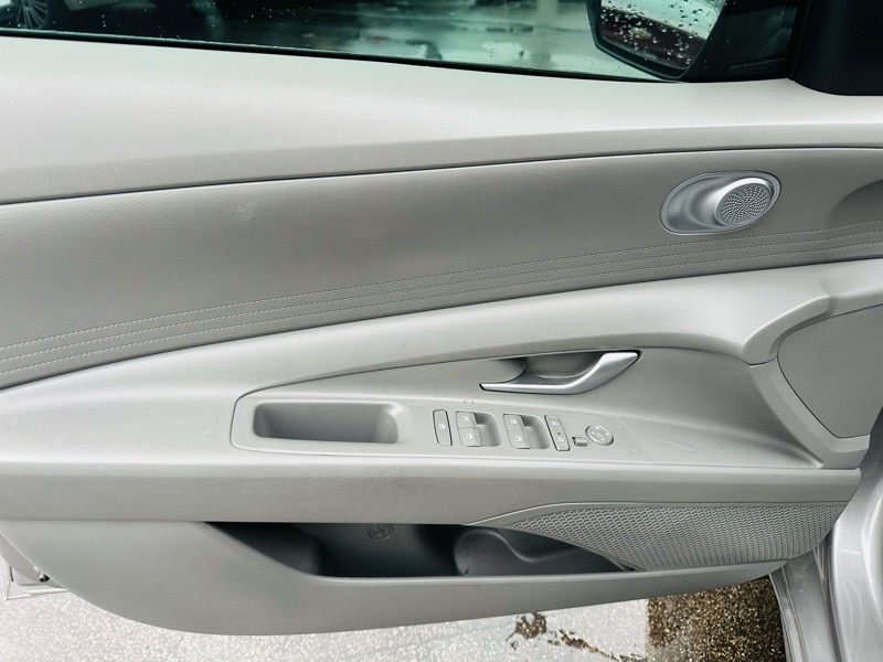 Hyundai Elantra  2023