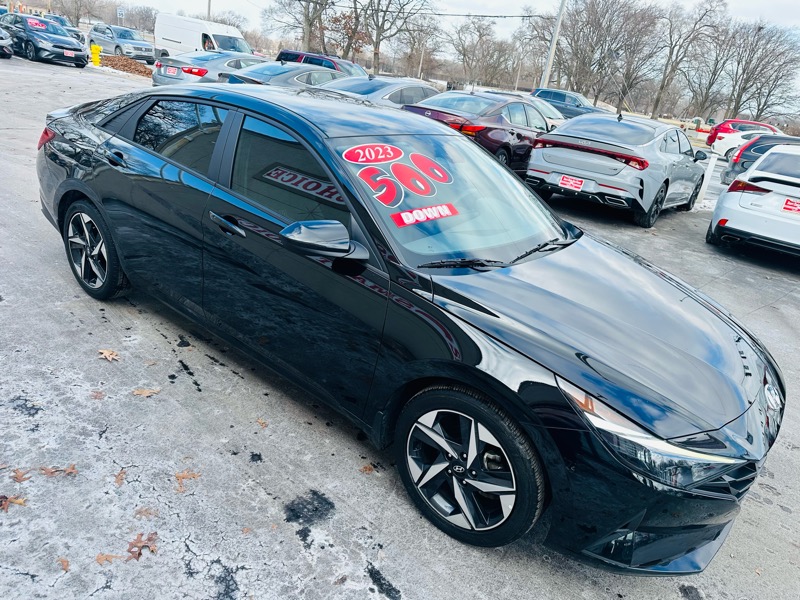 Hyundai Elantra  2023