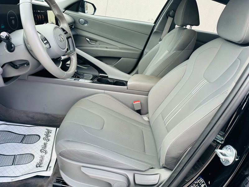 Hyundai Elantra  2023