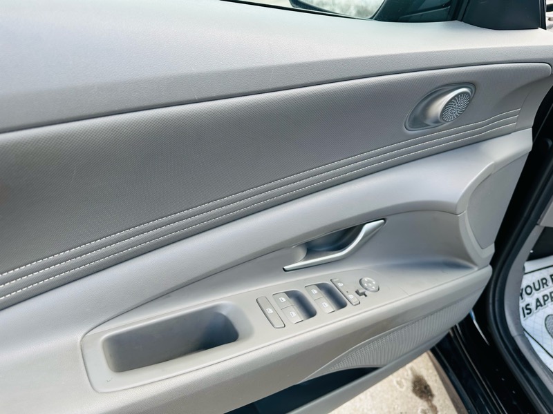 Hyundai Elantra  2023