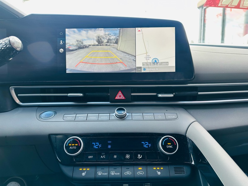 Hyundai Elantra  2023