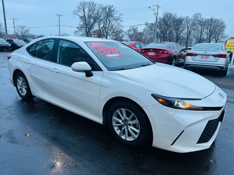 Toyota Camry Hybrid  2025
