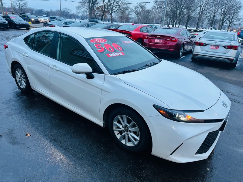 Toyota Camry Hybrid  2025